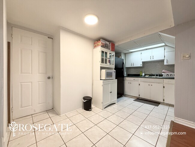 Photo - 1-Bedroom Basement Apartment with Internet & Parking – Scarborough Unité 2