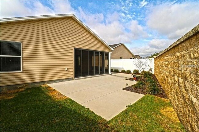 Photo - 853 Sapphire Pl