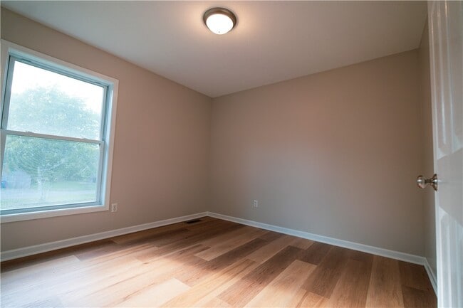 Building Photo - 649 Kayloc Cir