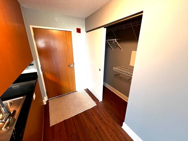 Photo - 9655 Woods Dr Unidad 1405