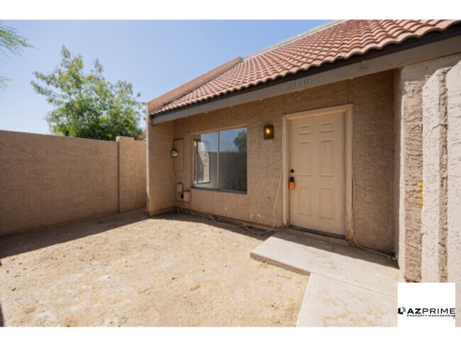 Photo - Discover this Impressive 2/1.5 Glendale Townhouse!