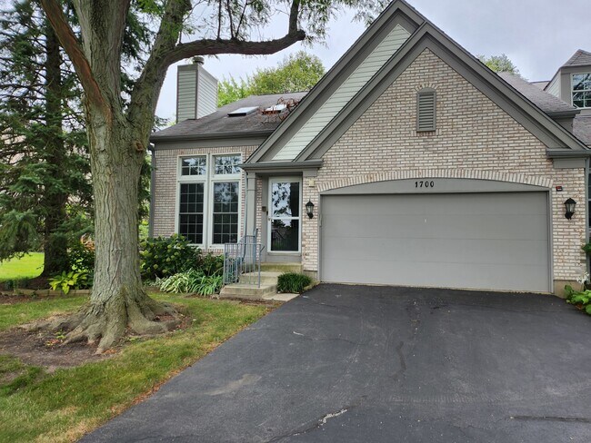 Photo - 1700 Coach Dr