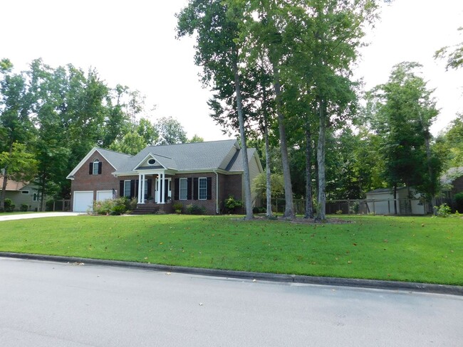 Photo - 300 Taliaferro Ln