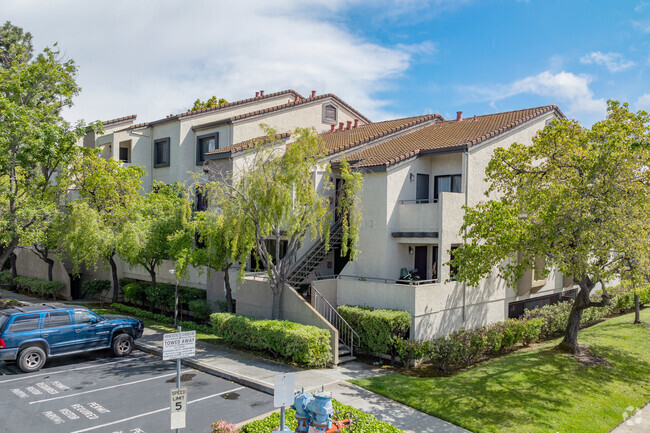 880 E Fremont Ave Building - Cupertino Villas Apartments