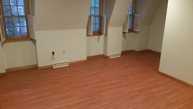 Photo - 720 Wellman Ave