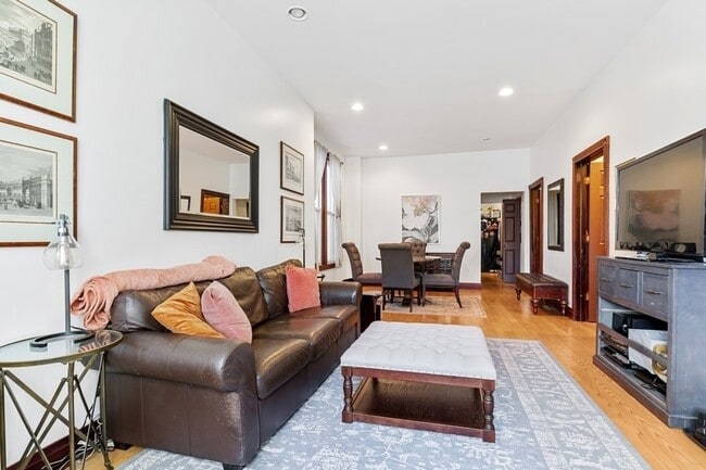 living room / dining area - 1818 N Albany Ave Unit 1