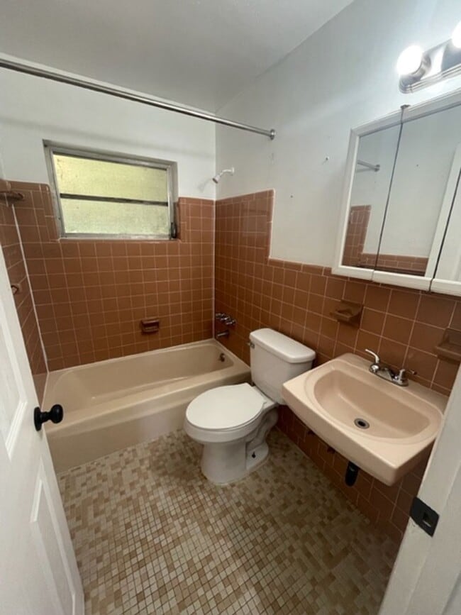 Photo - 3 Bed 2 Bath Home | Pet Friendly | Washer ...