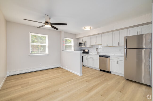 2BR, 1BA - 860SF - Kitchen/Dining Room