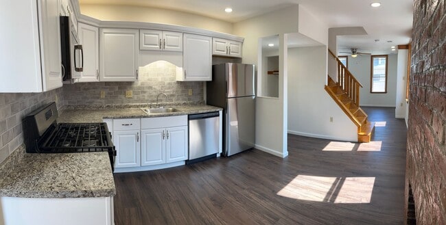 Building Photo - 413 Grant Ave Unit Apt #2