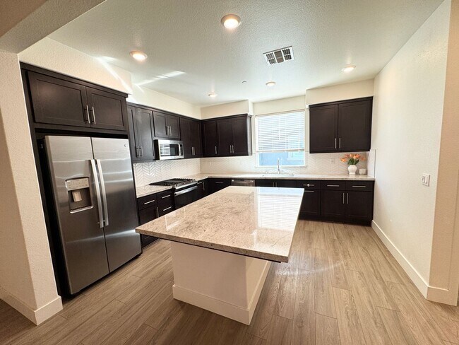 Photo - Perfect Shape Auburn Grove Property Near Downtown Livermore