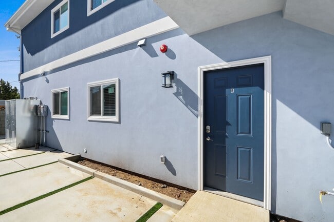 Building Photo - 10216 Ramona Ave Unit B