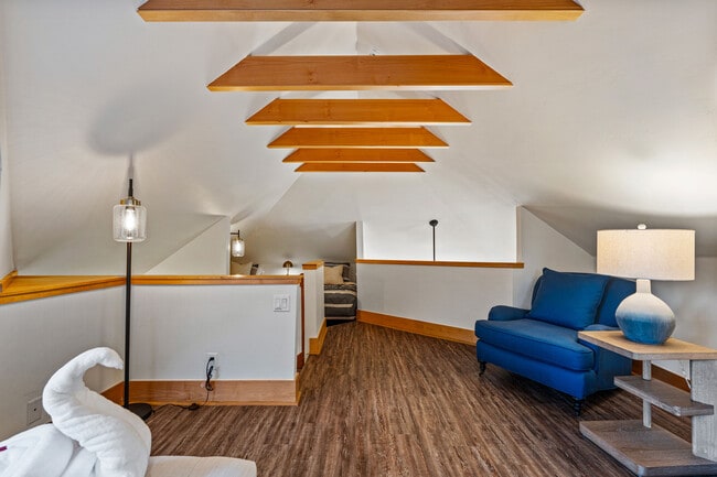 Photo - 1488 Park Ave