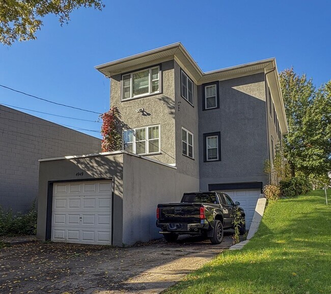 Photo - 4949 Penn Ave S