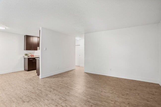 Beverly Grove Apartments
