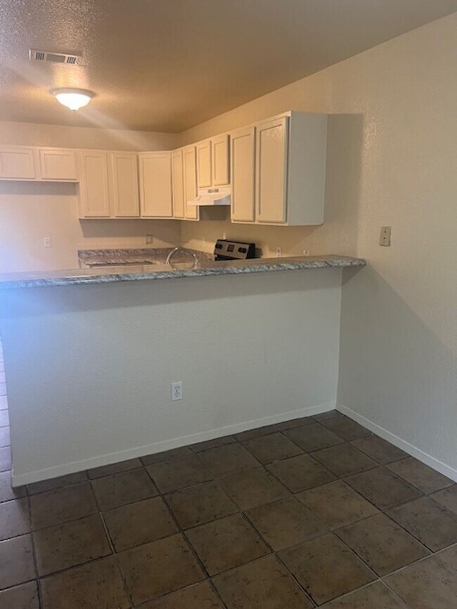 Photo - 2204 Katy Ln Unit B