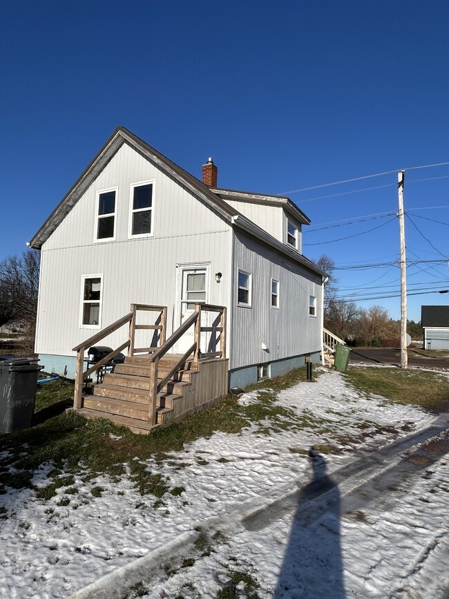 Photo - 981 Callbeck St