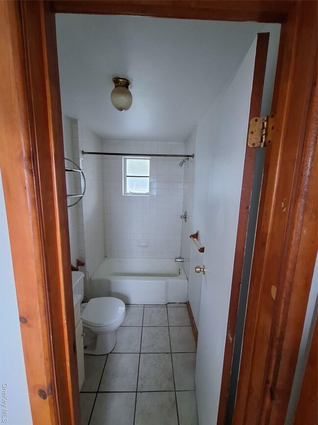 Photo - 2071 Ulster Ave Unidad 9