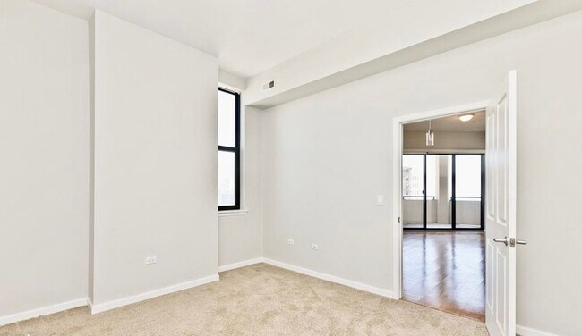 Photo - 1464 S Michigan Ave