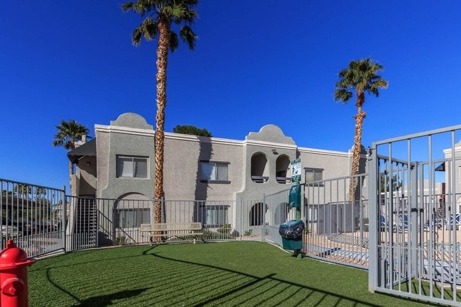Sequoia Meadows - Sequoia Meadows Apartments