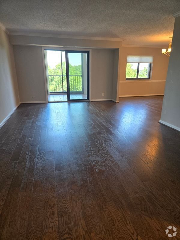 Building Photo - 5902 Mt Eagle Dr Rental