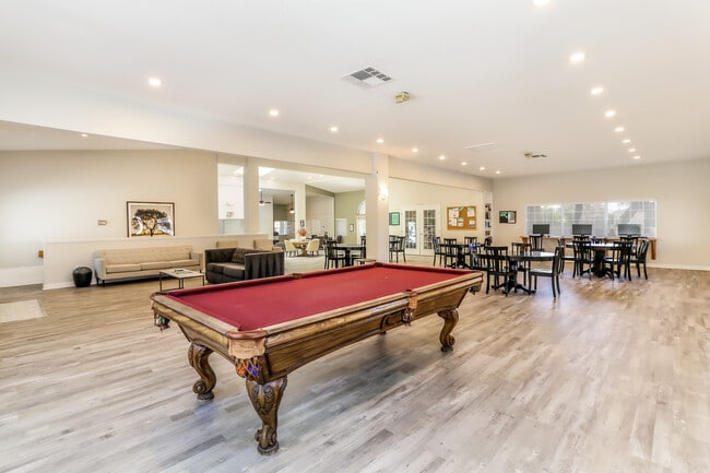 Somerset Commons Apartments