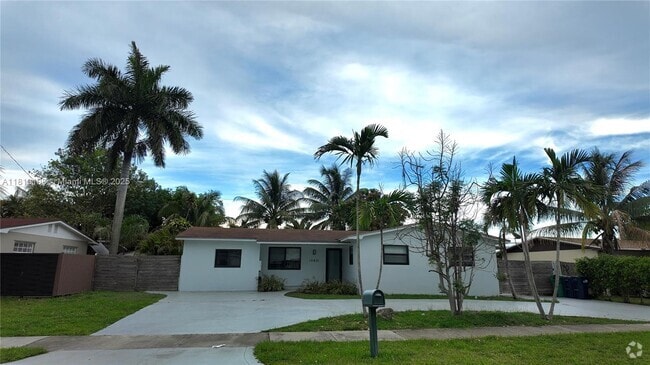 Building Photo - 15831 SW 106th Ave Rental