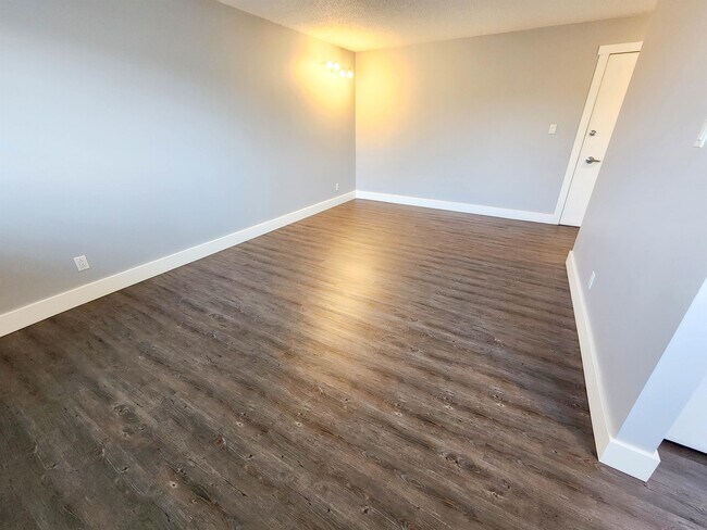 Photo - 4621 Veterans Way Unit 14 - FURNISHED