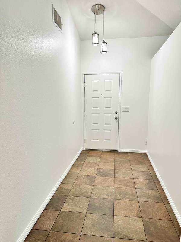 Photo - 3060 Christina St