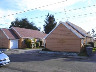Primary Photo - 711 16th Ave Apartments