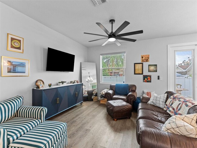 Photo - 3103 W Leroy St