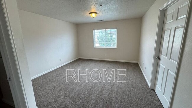 Photo - 1656 Westbury Way