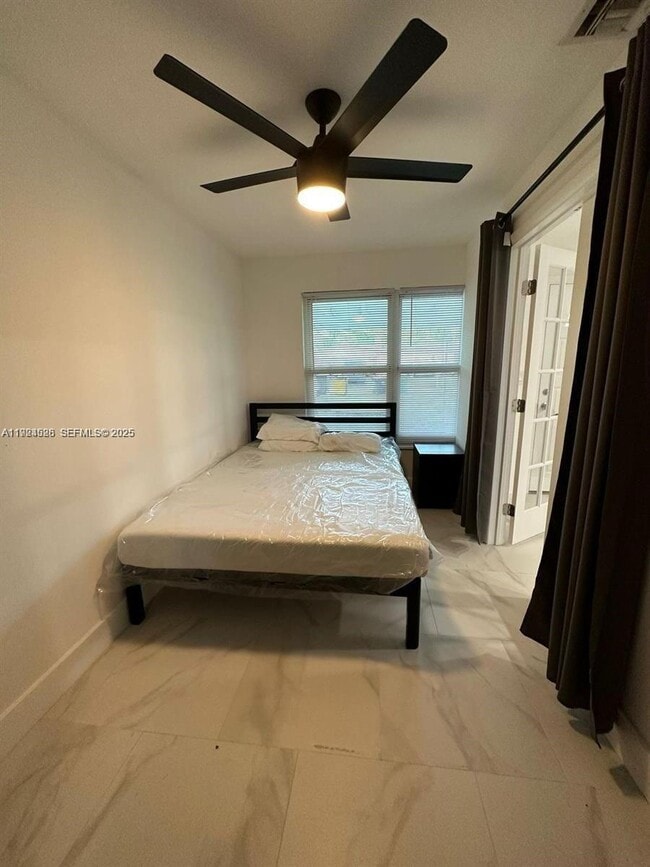 Photo - 2320 SW 44th St Unit B