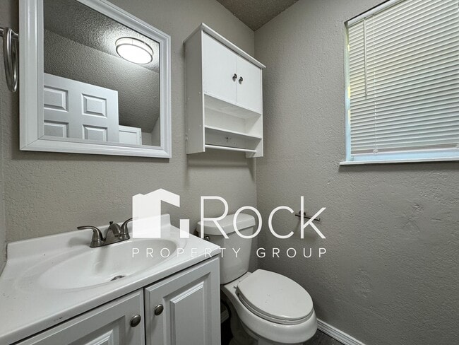 Photo - 3 Bedroom Townhome in West OKC