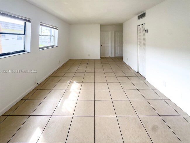 Photo - 4061 N Dixie Hwy Unit 31
