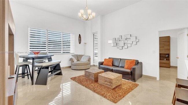Photo - 540 Brickell Key Dr