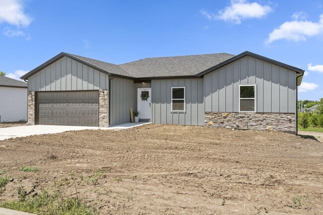 Photo - 655 E Forest St
