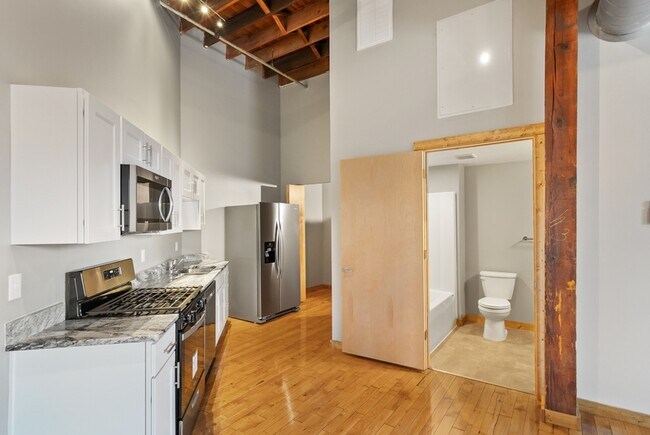 Photo - 225 E 2nd St