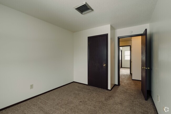 3BR, 2BA