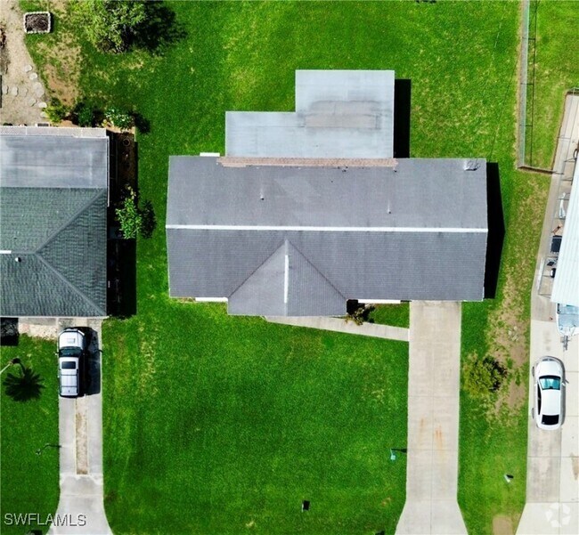 Building Photo - 800 Willow Dr Rental