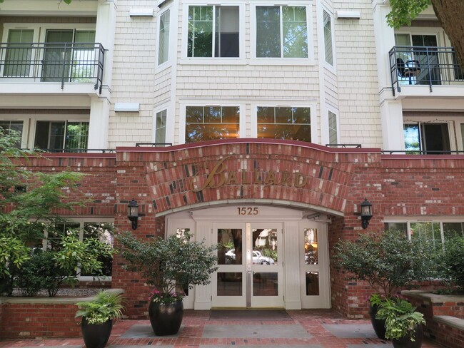 Light and Bright 1 Bedroom Condo at the Ba... - Light and Bright 1 Bedroom Condo at the Ba... Unit 501