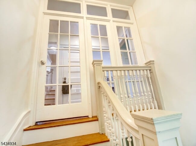 Photo - 285 Claremont Ave