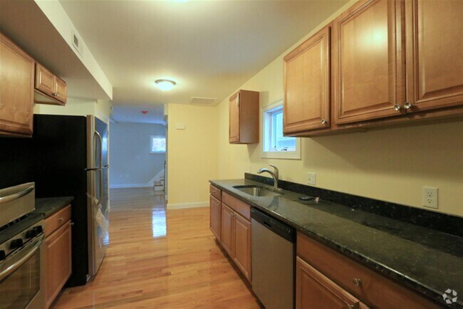 Building Photo - 29 Elmwood St Unit 2 Rental