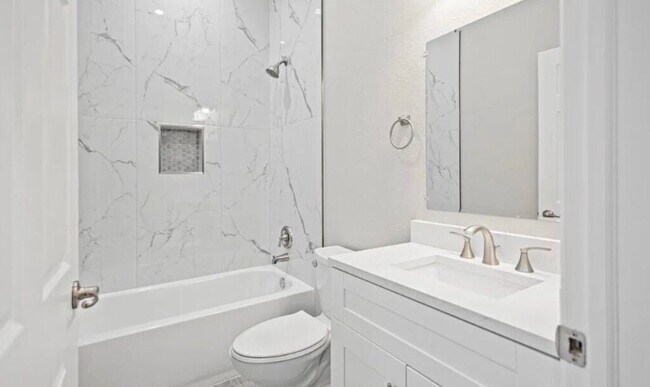 Photo - 132 NW 11th Ave