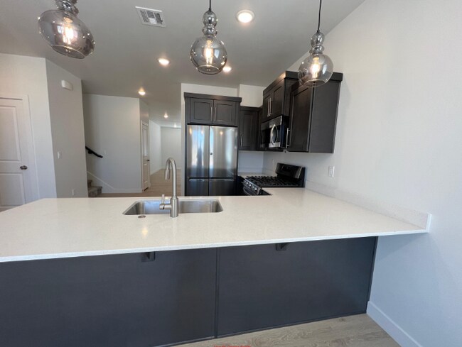 Photo - 1060 W Province Way