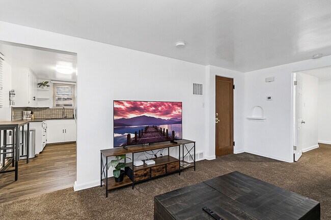 Photo - 710 W 1st Ave Unit # 1