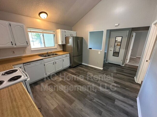 Photo - 8209 Webster Avenue