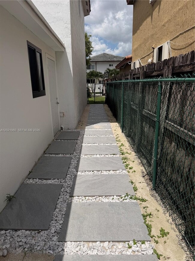 Photo - 16536 SW 54th St Unit 1