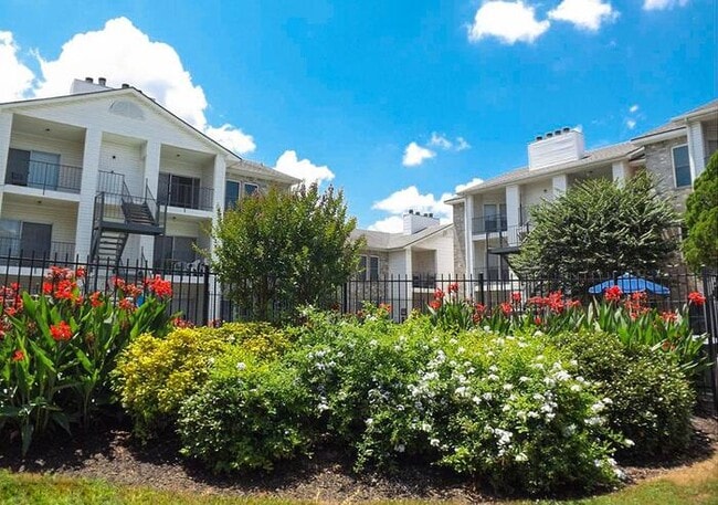 Photo - 1111 N Hwy 123 Bypass Unidad a1