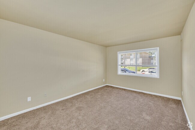 2BR, 2BA - 1,055SF - Baylor - Bedroom - Colony Point Apartments