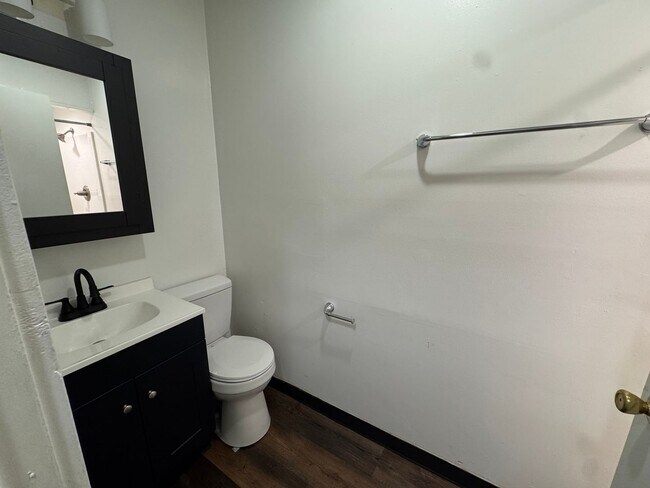 Photo - 80 Williams Unit Reynolds  1